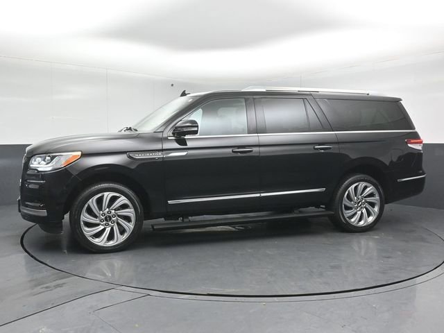 Certified 2022 Lincoln Navigator L Reserve image 4