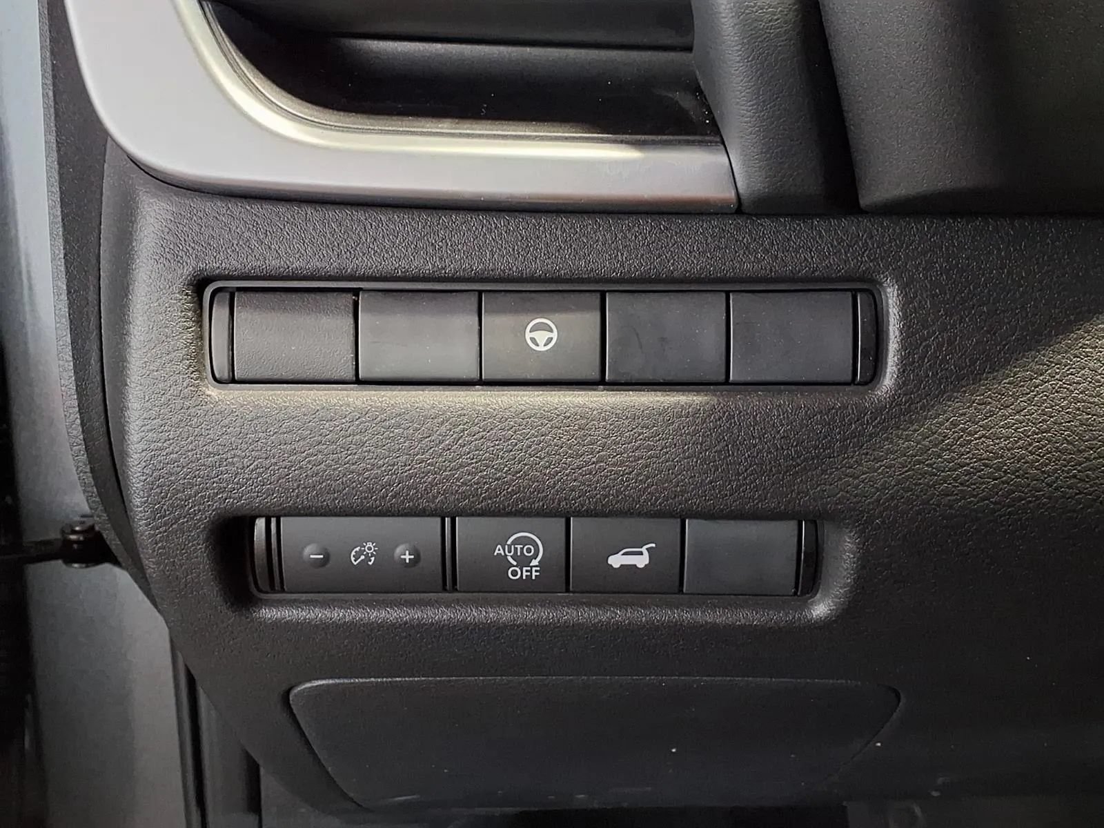 Used 2025 Nissan Rogue SV AWD/4WD image 20