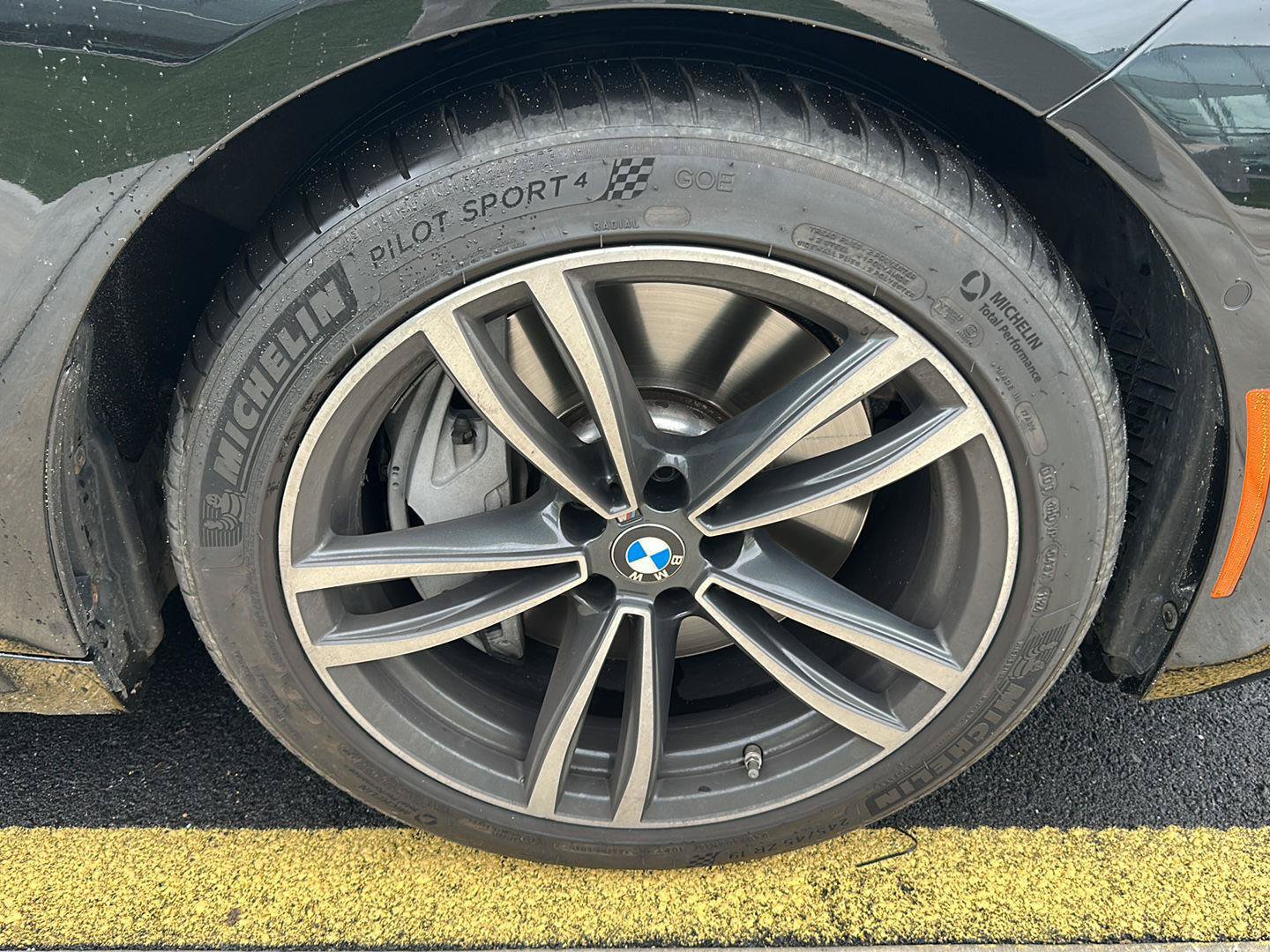 Used 2021 BMW 750i xDrive w/ Executive Package AWD/4WD image 38