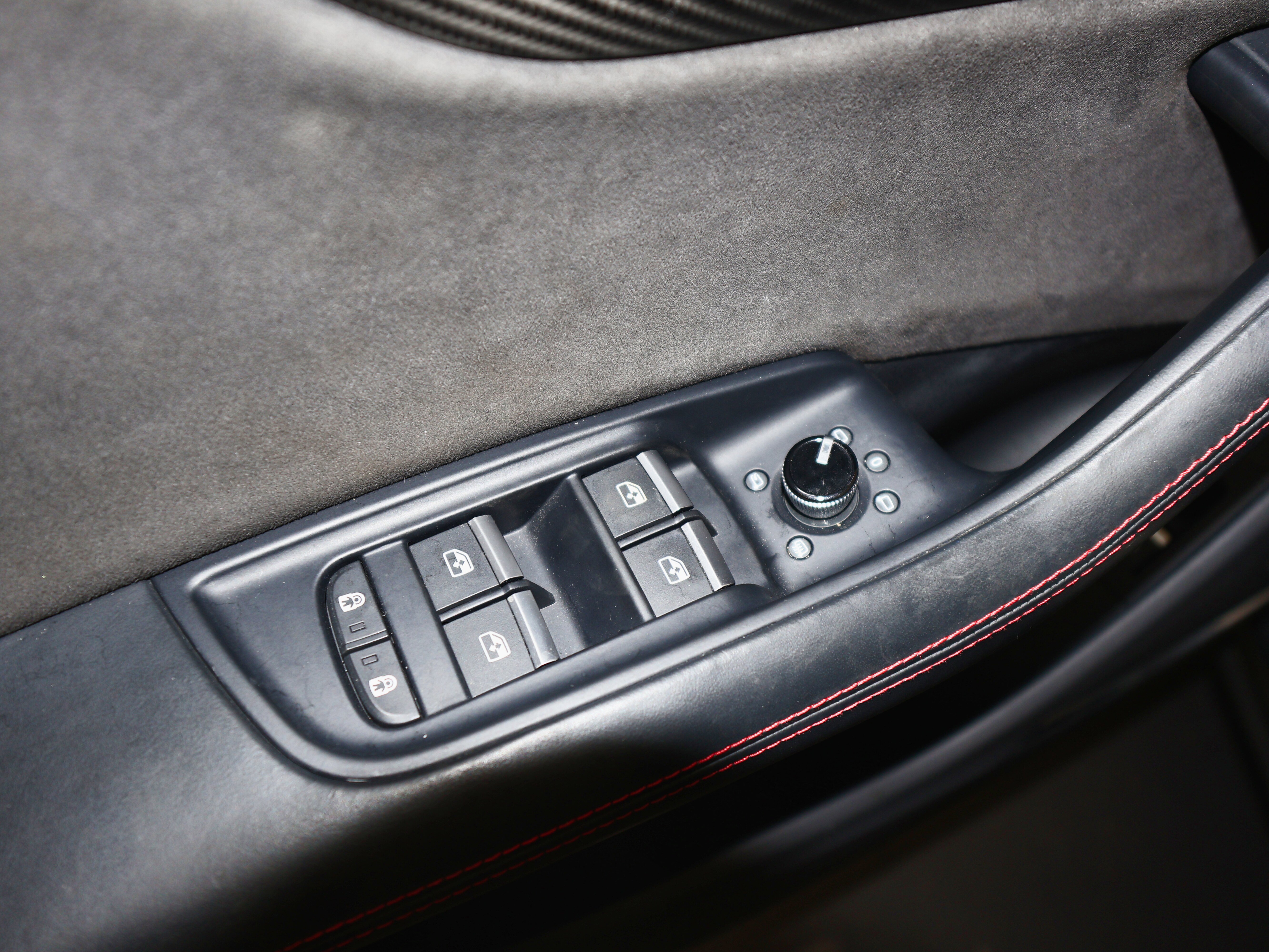 Used 2022 Audi RS Q8 w/ Black Optic Package image 28