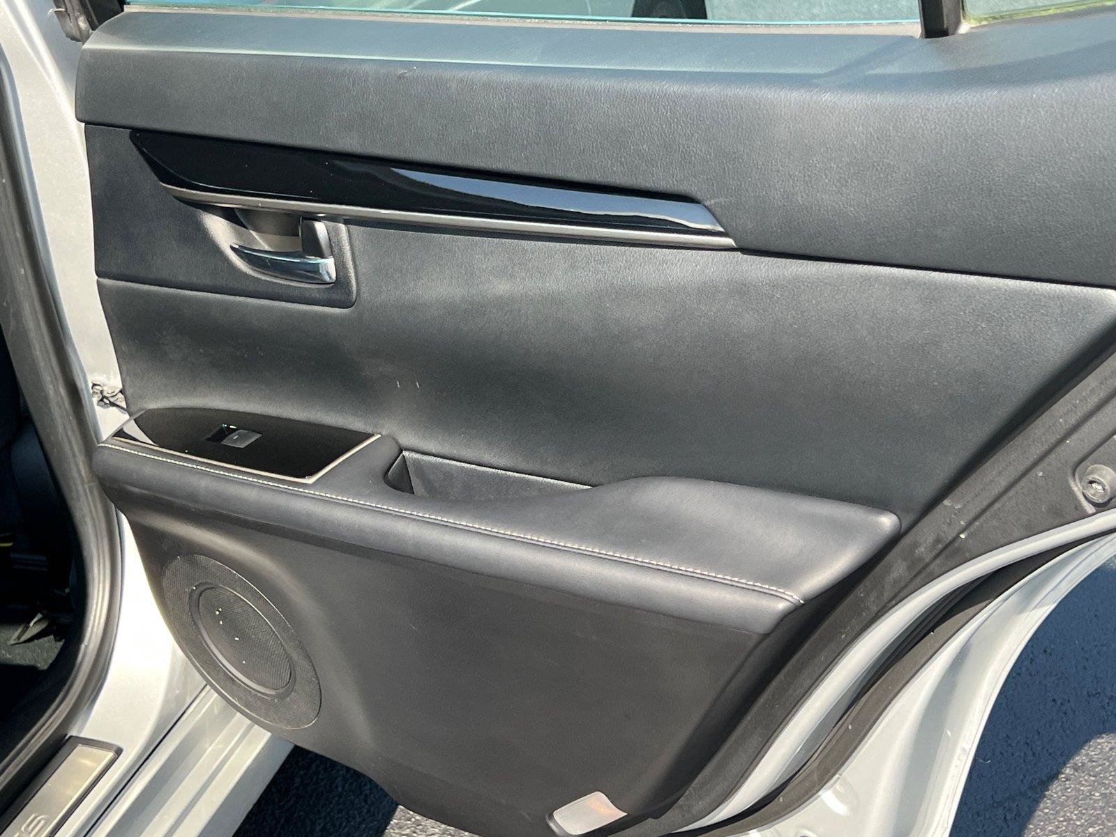 Used 2016 Lexus ES 350 w/ Accessory Package FWD image 16