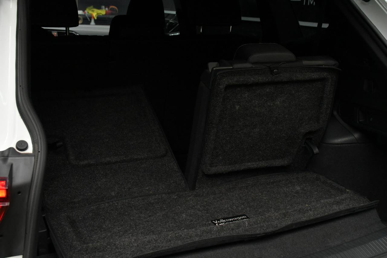 Used 2023 Volkswagen Tiguan SE R-Line FWD image 47