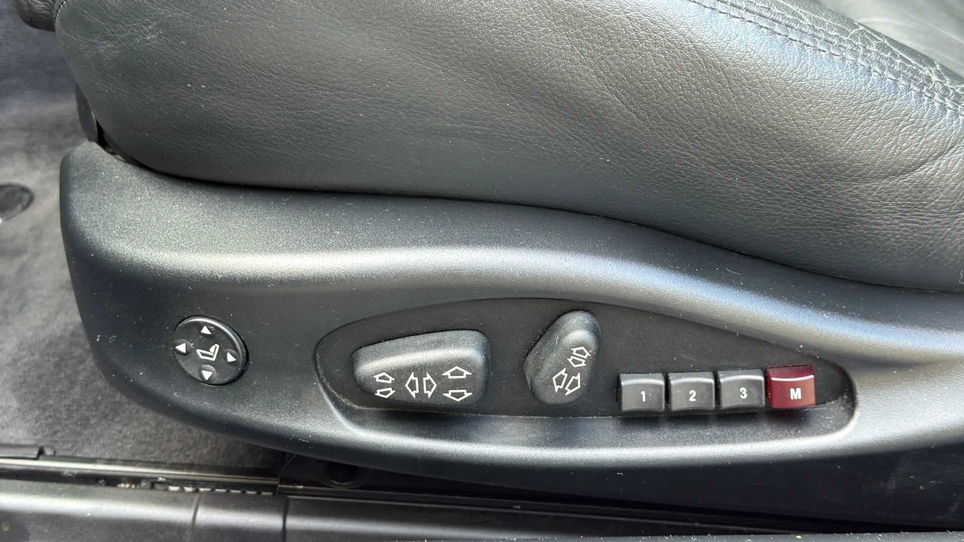 Used 2003 BMW 330Ci Convertible image 18