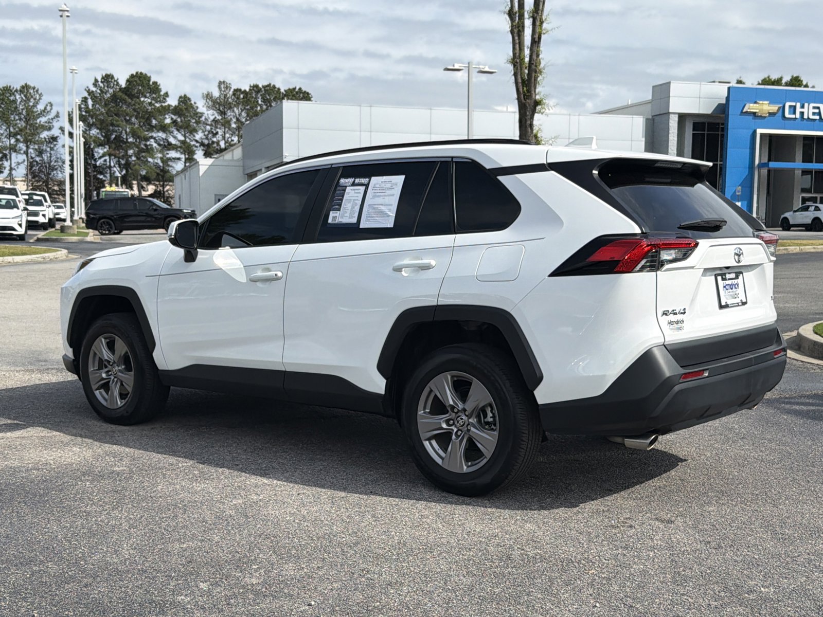 Used 2023 Toyota RAV4 XLE w/ Convenience Package FWD image 10