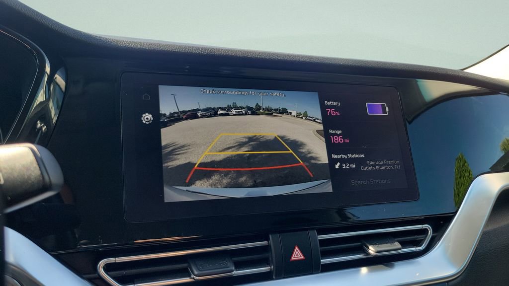 Used 2022 Kia Niro EX w/ Cold Weather Package FWD image 25