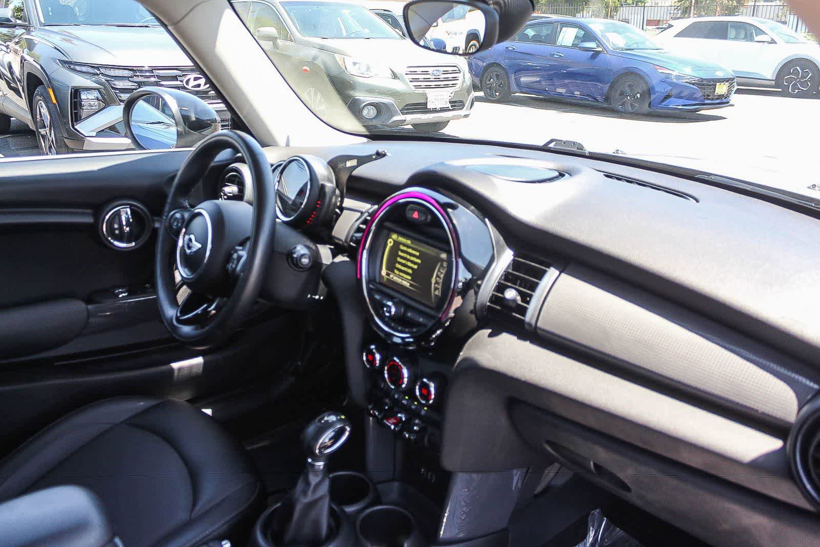 Used 2017 MINI Cooper 2-Door Hardtop FWD image 18