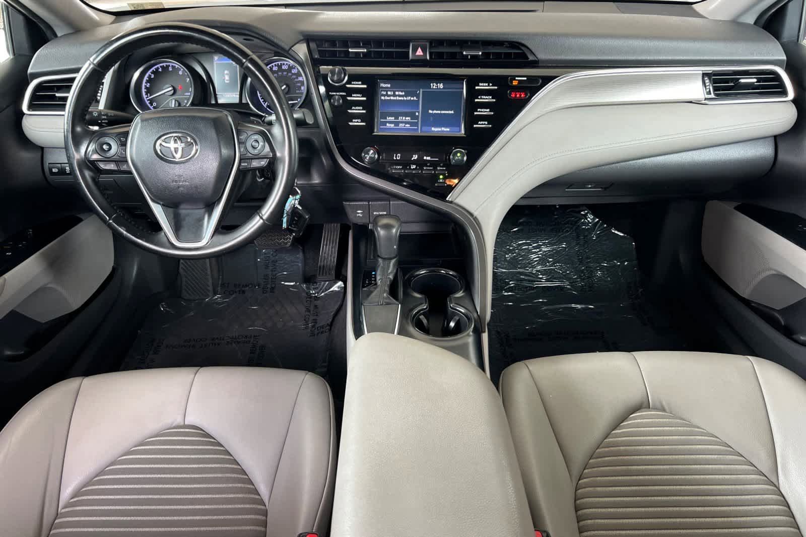 Used 2018 Toyota Camry SE FWD image 3