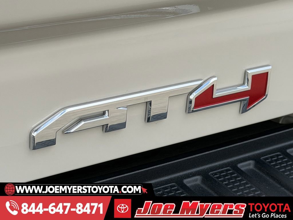 Used 2026 GMC Sierra 2500 AT4 w/ Technology Package image 11