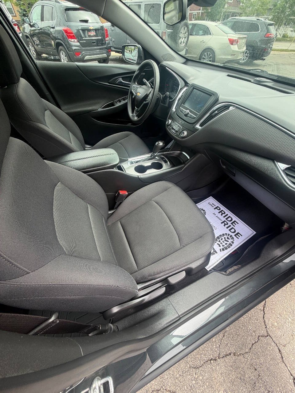 Used 2017 Chevrolet Malibu LT FWD image 31