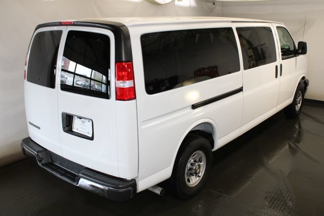 Used 2025 Chevrolet Express 3500 LT w/ LT Preferred Equipment Group RWD image 4