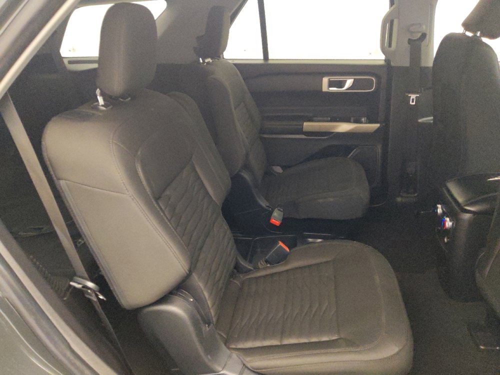 Used 2021 Ford Explorer XLT image 19