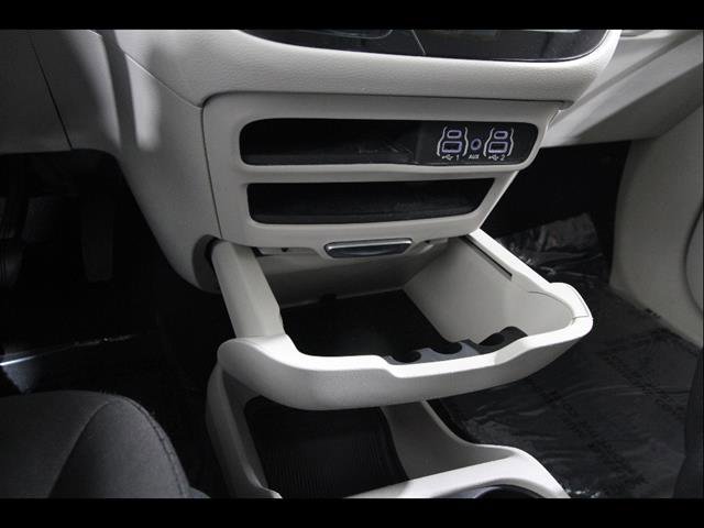 Used 2024 Chrysler Voyager LX image 15