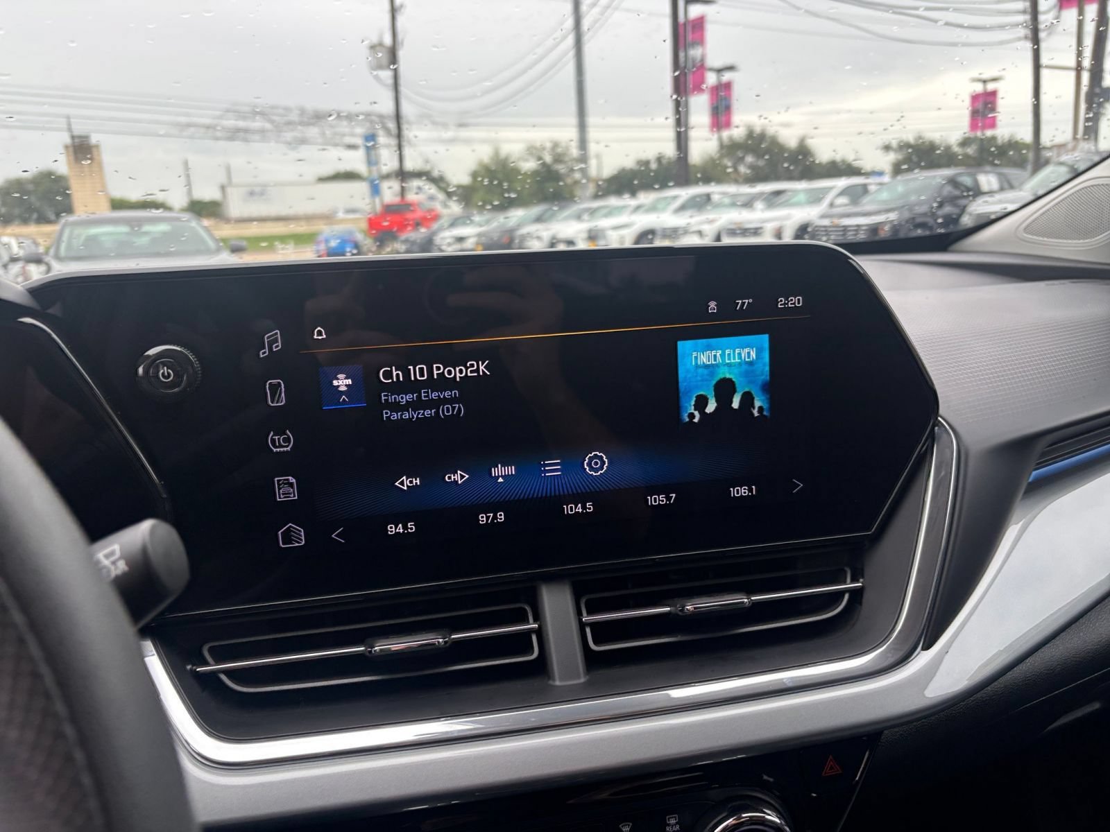Used 2025 Chevrolet Trax LT FWD image 16