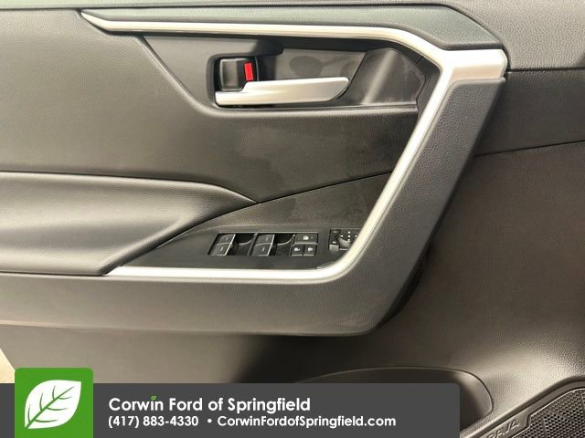 Used 2025 Toyota RAV4 XLE image 5