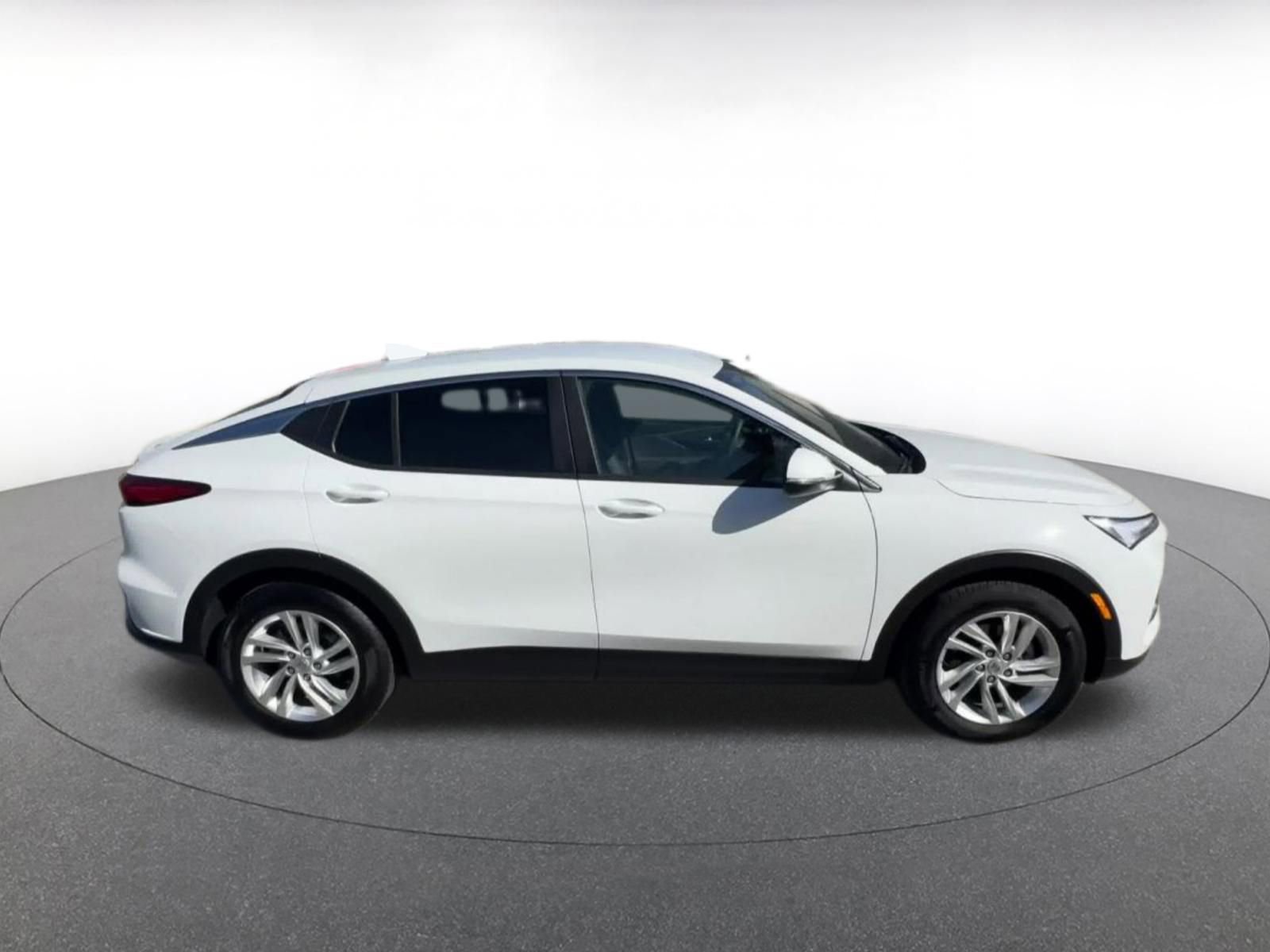 Used 2025 Buick Envista Preferred image 16