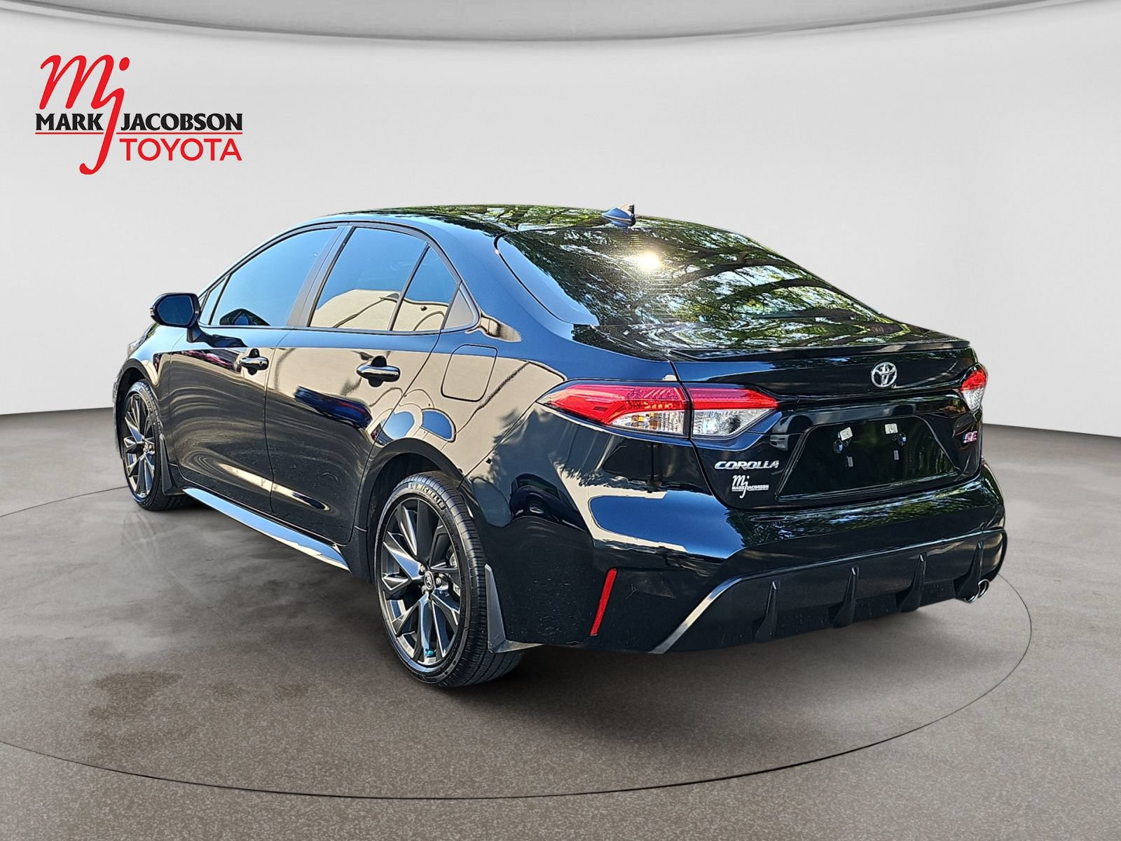 Used 2025 Toyota Corolla SE FWD image 14