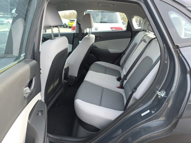 Used 2023 Hyundai Kona SE image 12