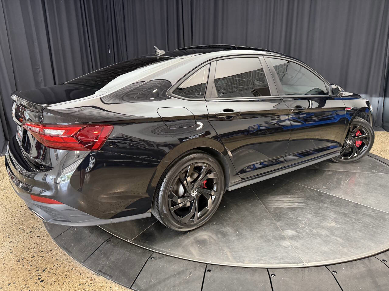 Used 2024 Volkswagen Jetta GLI Autobahn w/ GLI Black Package image 9