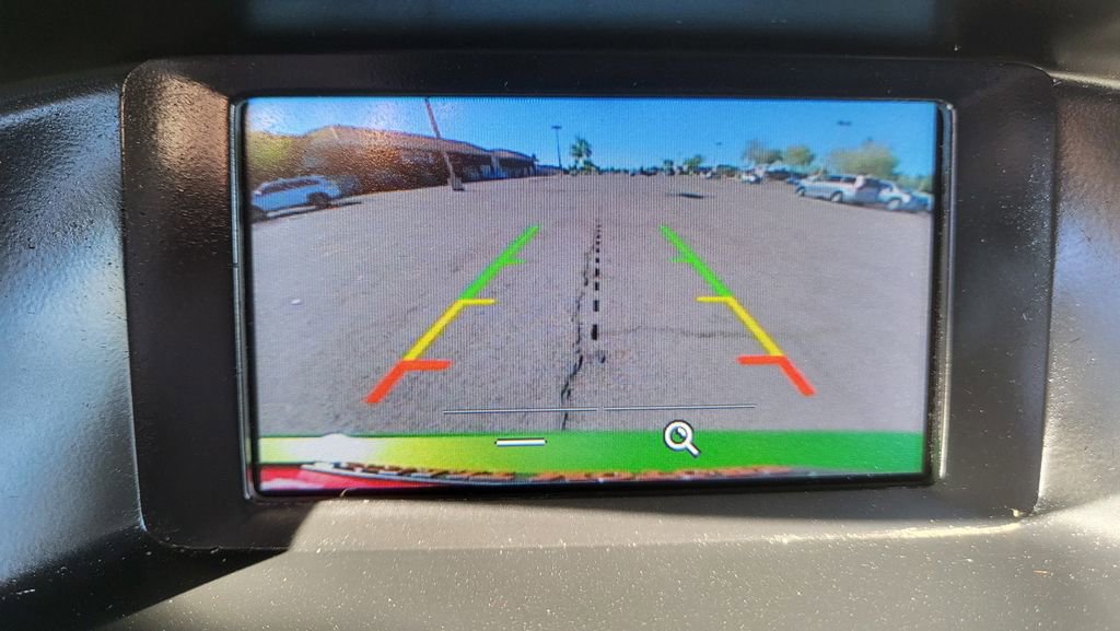 Used 2018 Ford Focus SE w/ SE Appearance Package image 34