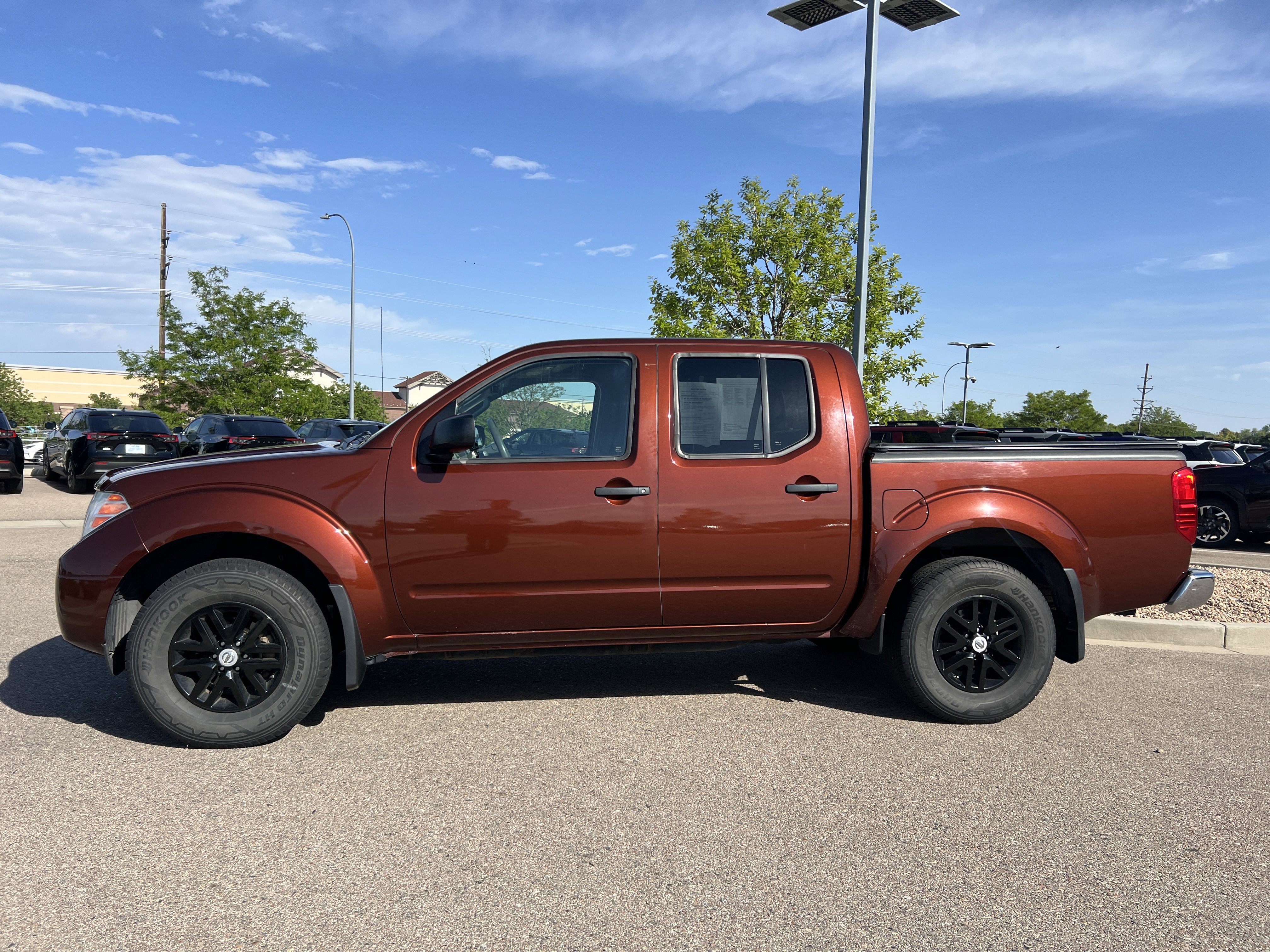 Used 2017 Nissan Frontier SV w/ SV Value Truck Package AWD/4WD image 13