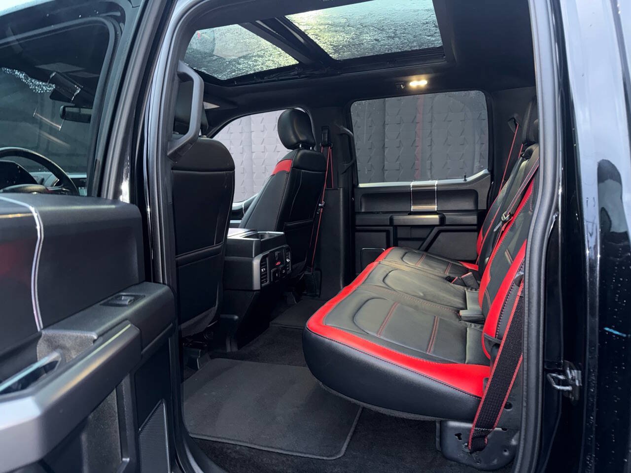 Used 2018 Ford F150 Lariat w/ Equipment Group 502A Luxury AWD/4WD image 14