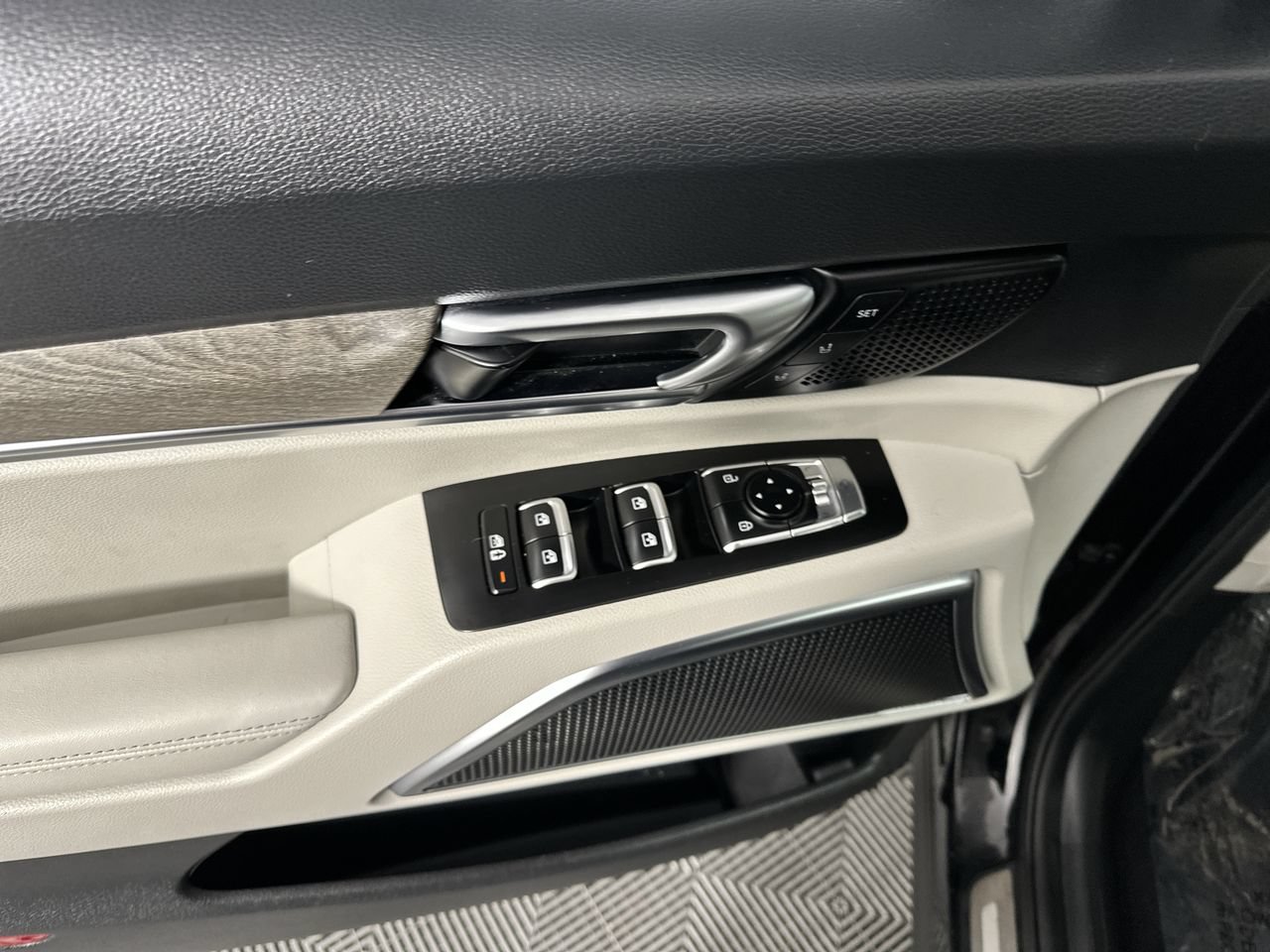 Used 2022 Kia Telluride SX w/ SX Prestige Package AWD/4WD image 5