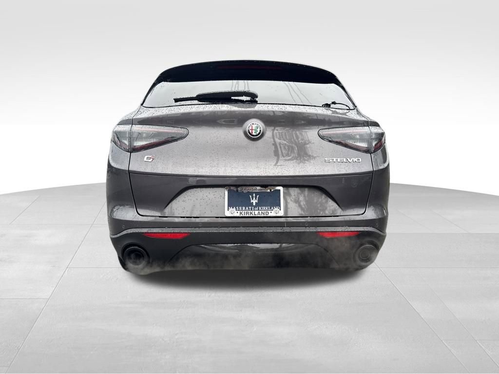 New 2025 Alfa Romeo Stelvio Sprint image 6