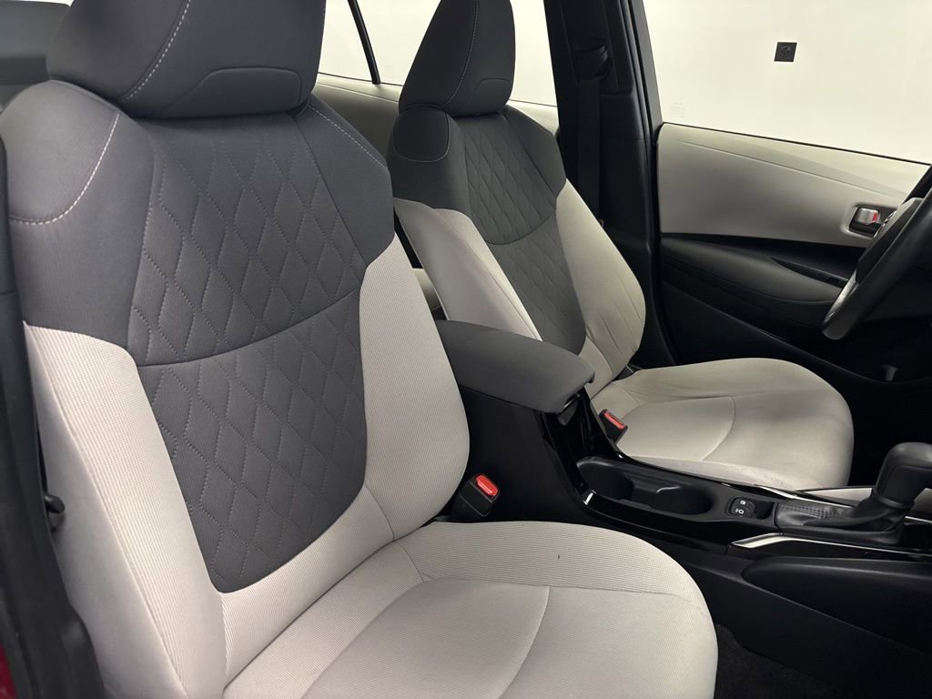 Used 2022 Toyota Corolla LE image 32