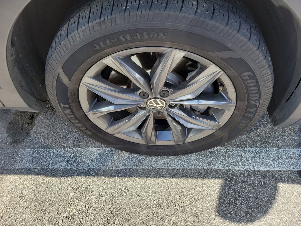 Used 2023 Volkswagen Tiguan SE FWD image 5