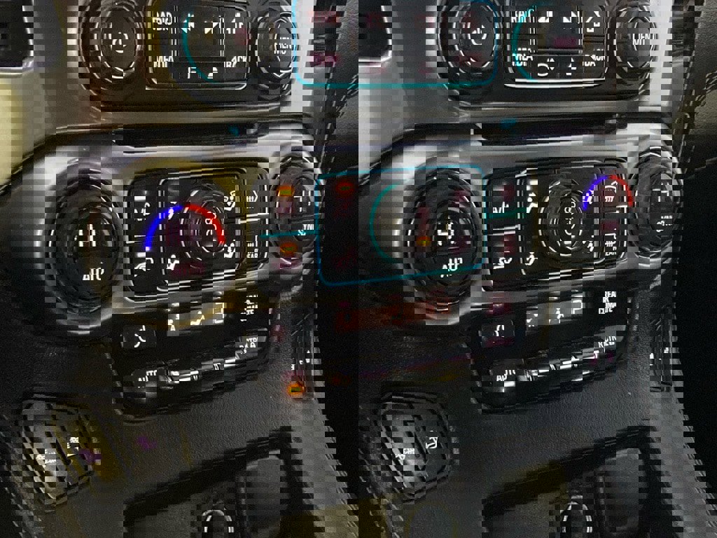 Used 2018 Chevrolet Tahoe LT image 22