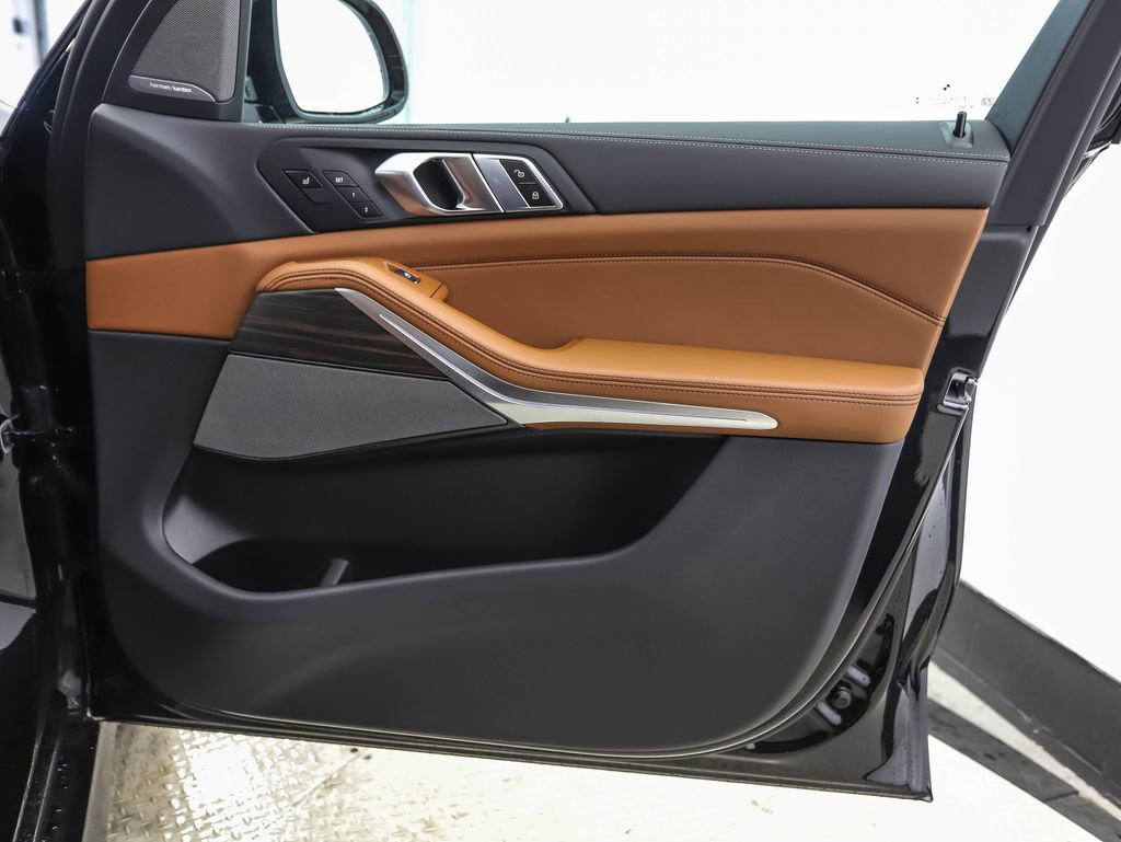 New 2026 BMW X5 xDrive40i w/ M Sport Package image 29