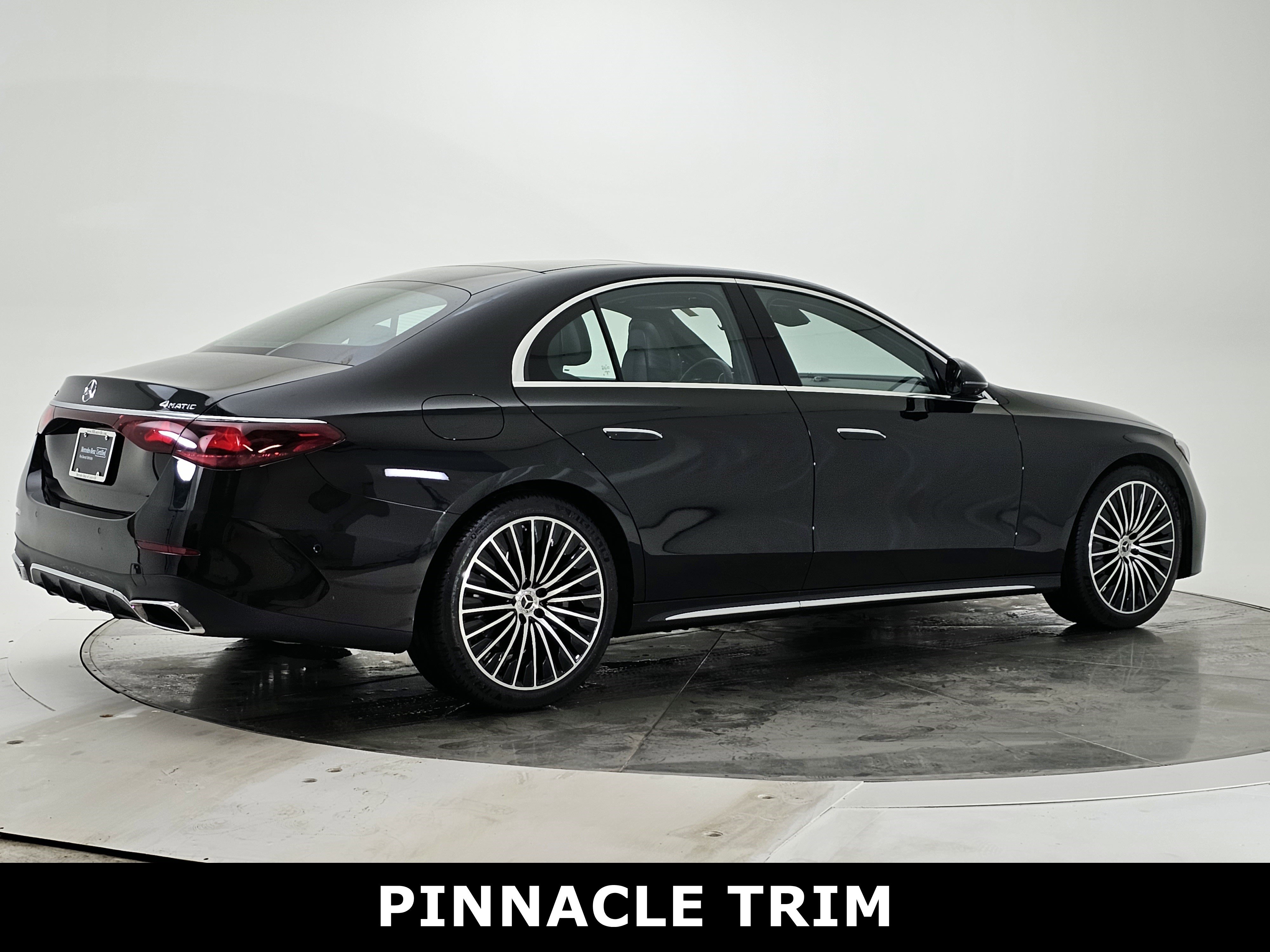 Used 2024 Mercedes-Benz E 350 4MATIC Sedan image 3