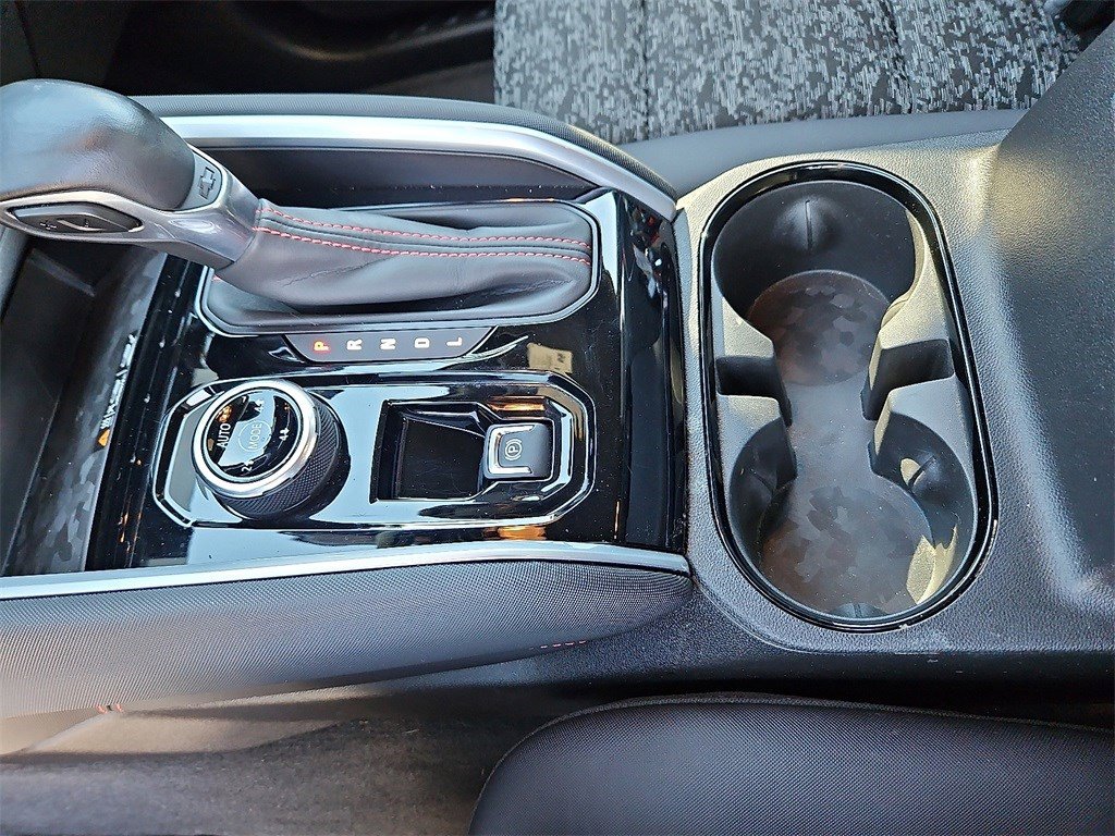 Used 2023 Chevrolet Colorado Z71 w/ Z71 Convenience Package 2 image 24