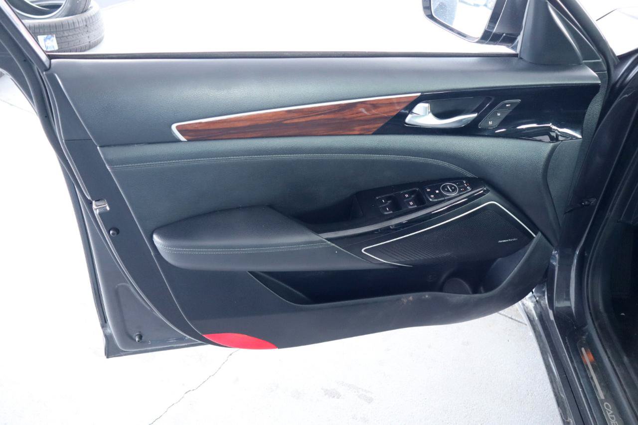 Used 2017 Kia Cadenza Technology FWD image 12