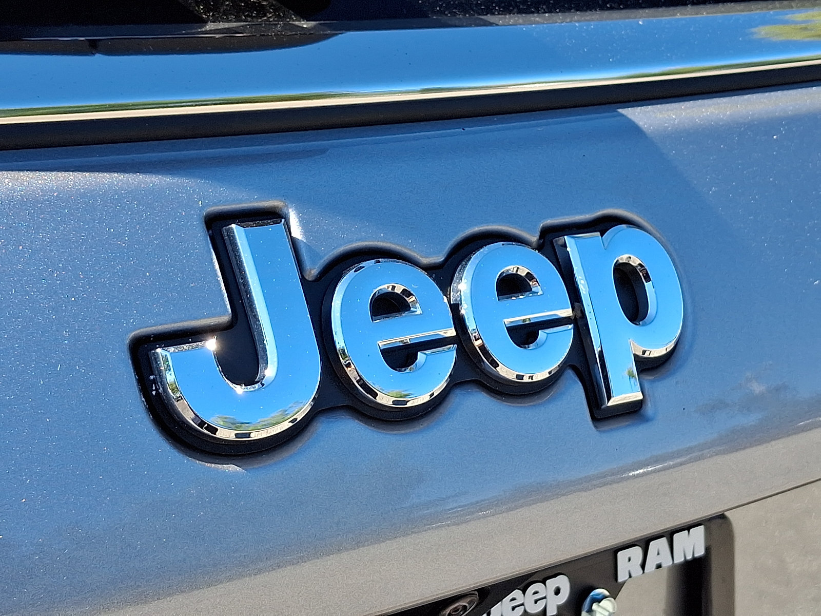 Certified 2023 Jeep Compass Latitude AWD/4WD image 29