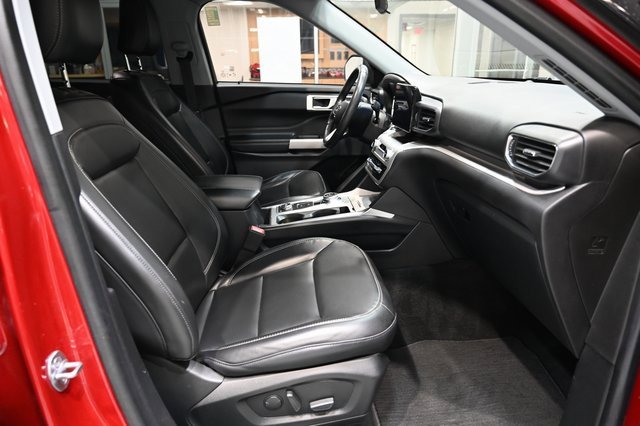 Used 2021 Ford Explorer XLT w/ Equipment Group 202A image 10