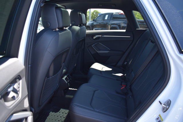 Used 2025 Audi Q3 2.0T Premium w/ Convenience Package AWD/4WD image 21