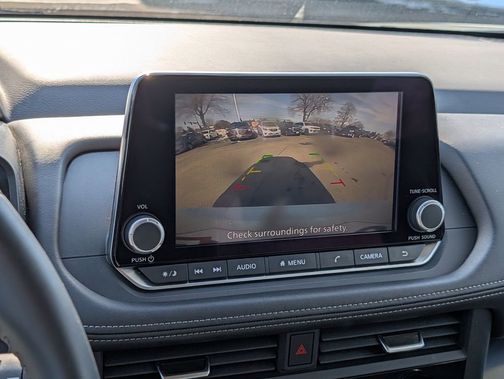 Used 2025 Nissan Rogue SV image 41