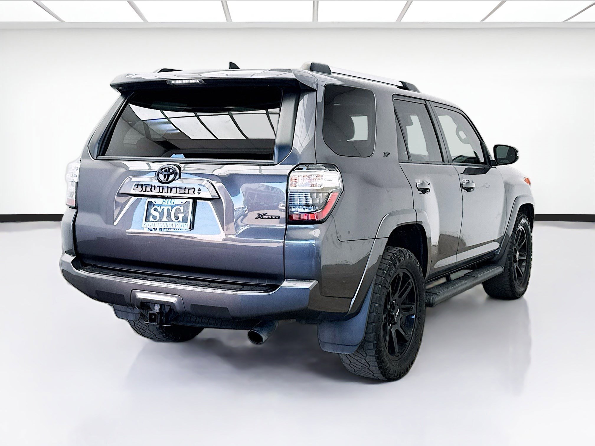 Used 2023 Toyota 4Runner SR5 Premium w/ Moonroof Package image 4