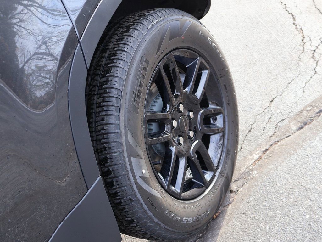 New 2026 Land Rover Defender 110 S image 39