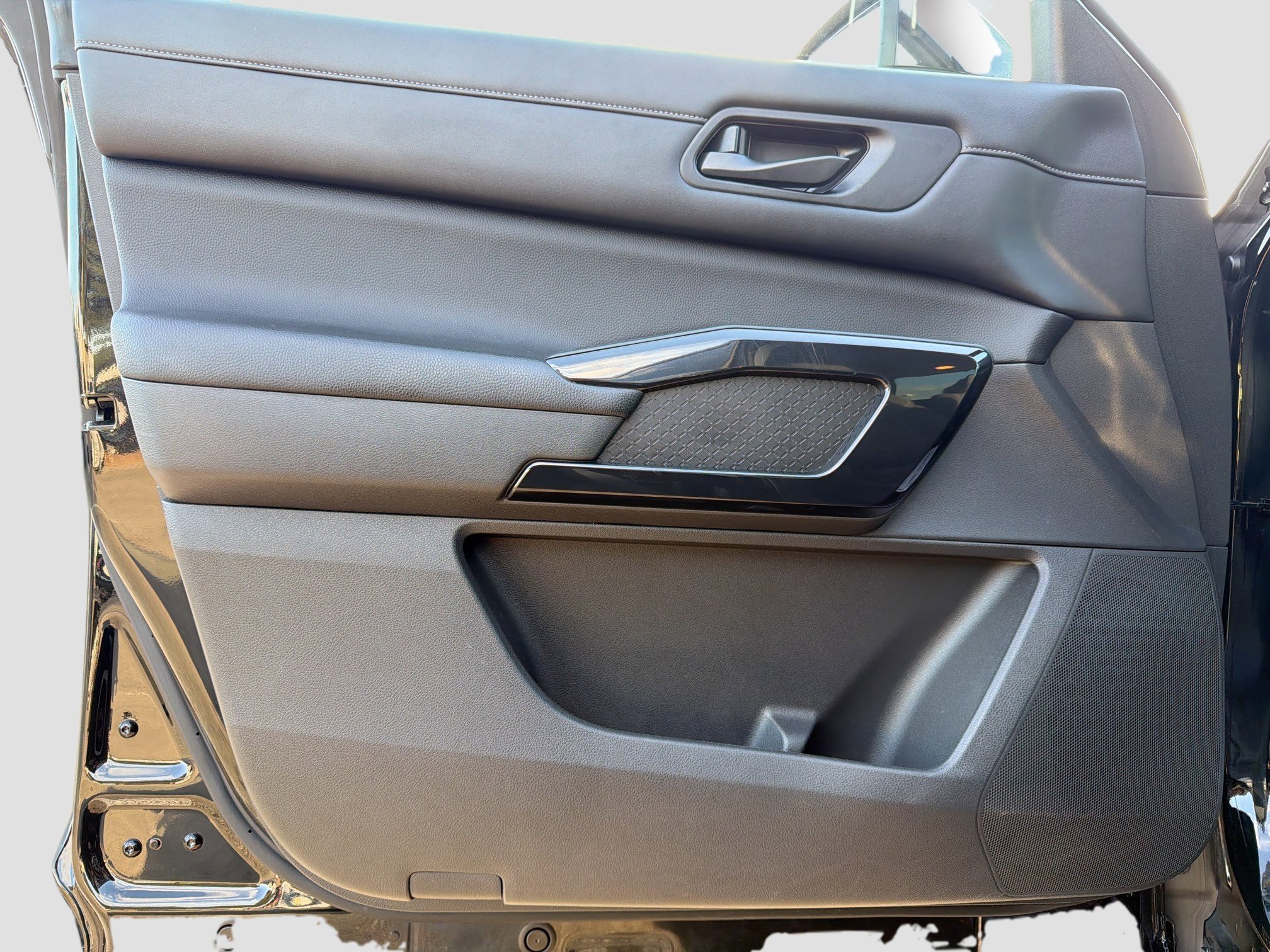 Used 2023 Nissan Pathfinder SV w/ SV Premium Package image 22