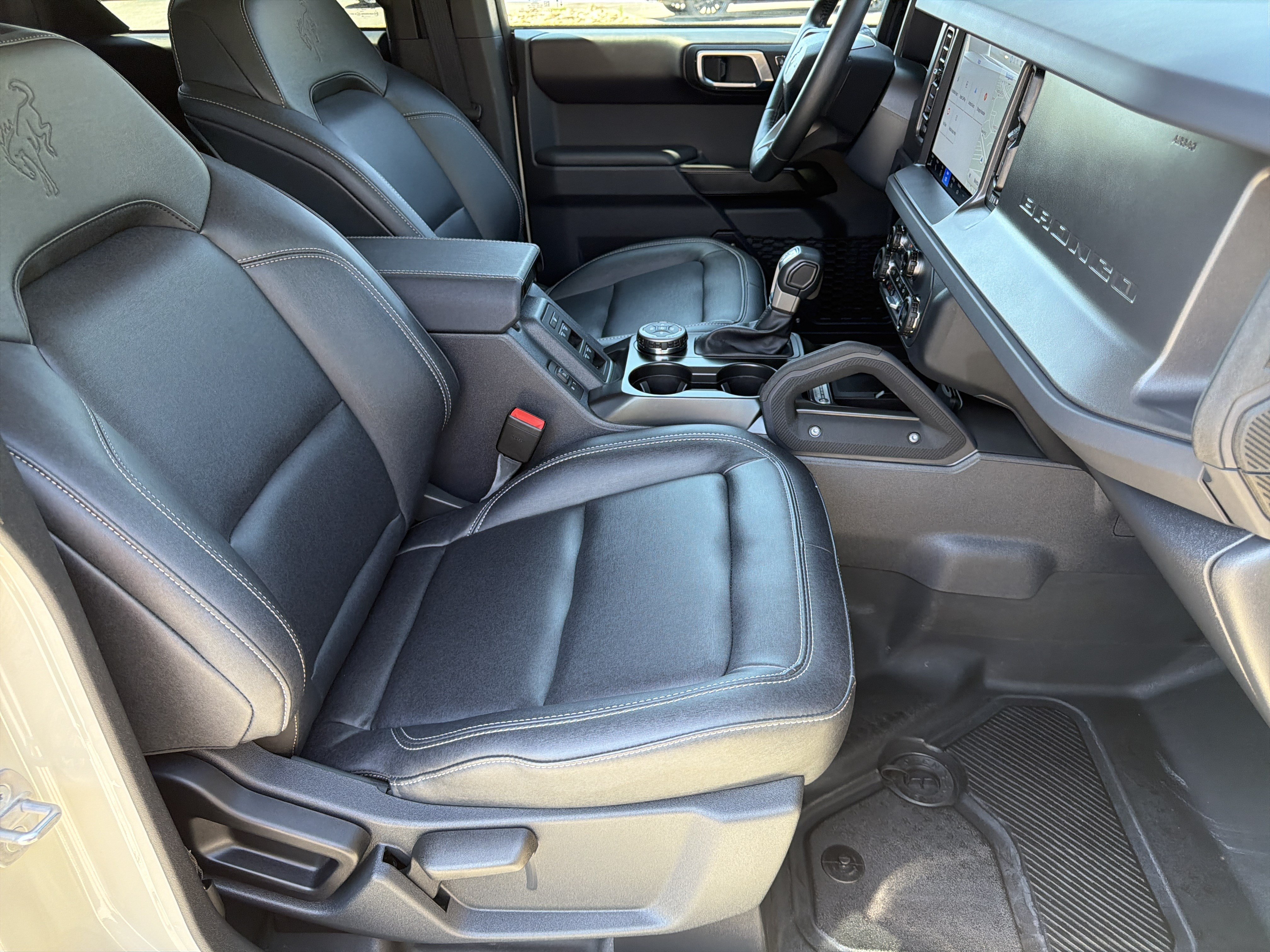 Used 2025 Ford Bronco Badlands AWD/4WD image 16