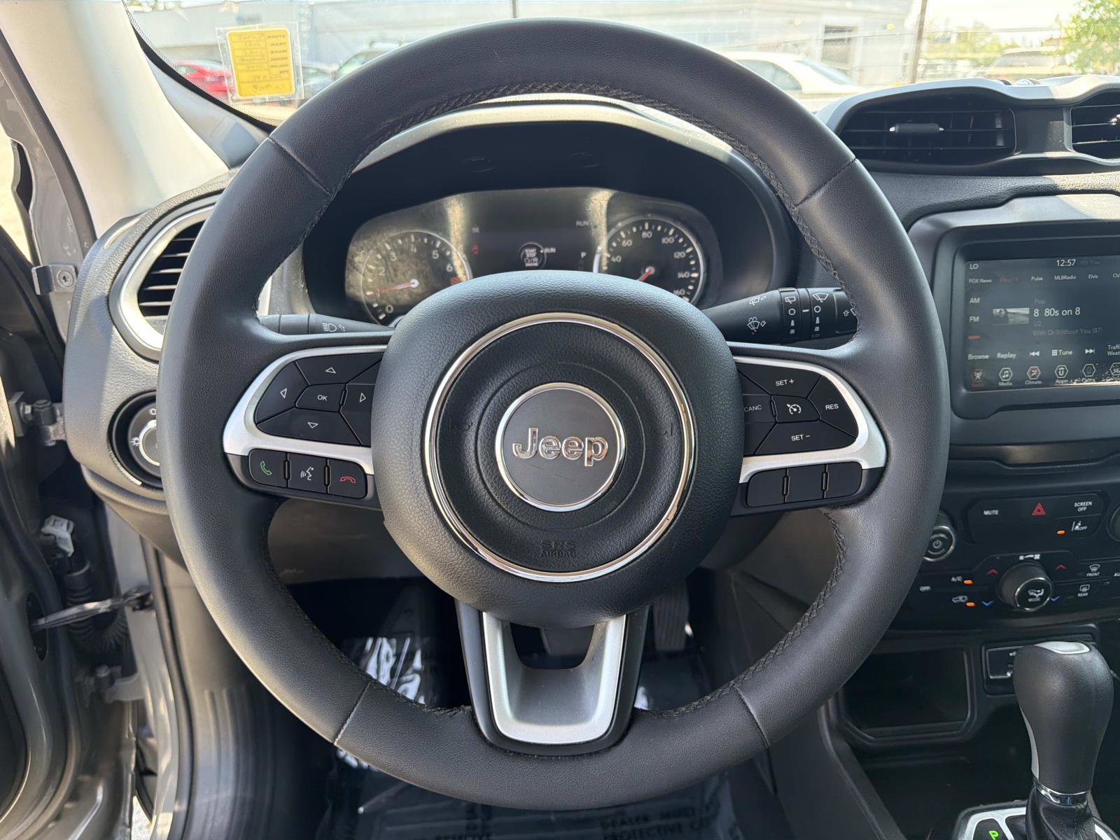 Used 2021 Jeep Renegade Latitude FWD image 8