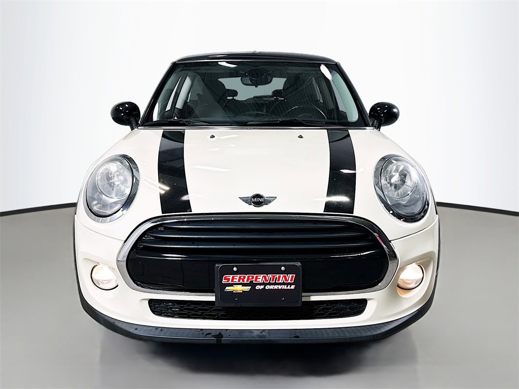 Used 2016 MINI Cooper 2-Door Hardtop image 4
