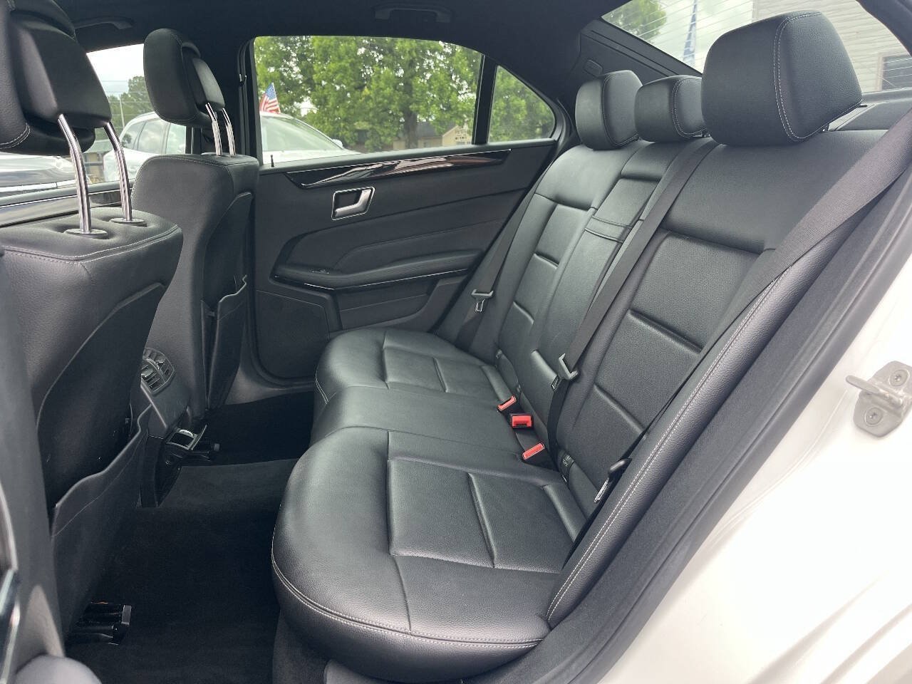 Used 2014 Mercedes-Benz E 350 Sedan image 31