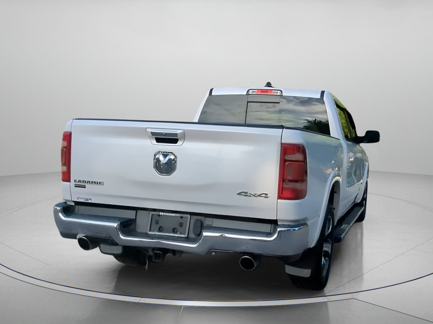 Used 2019 RAM 1500 Laramie AWD/4WD image 26