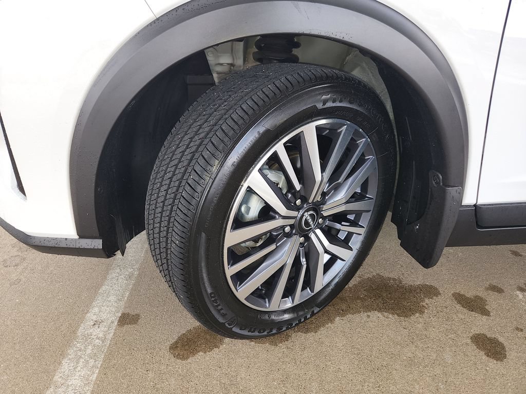 Used 2024 Nissan Kicks SV FWD image 31