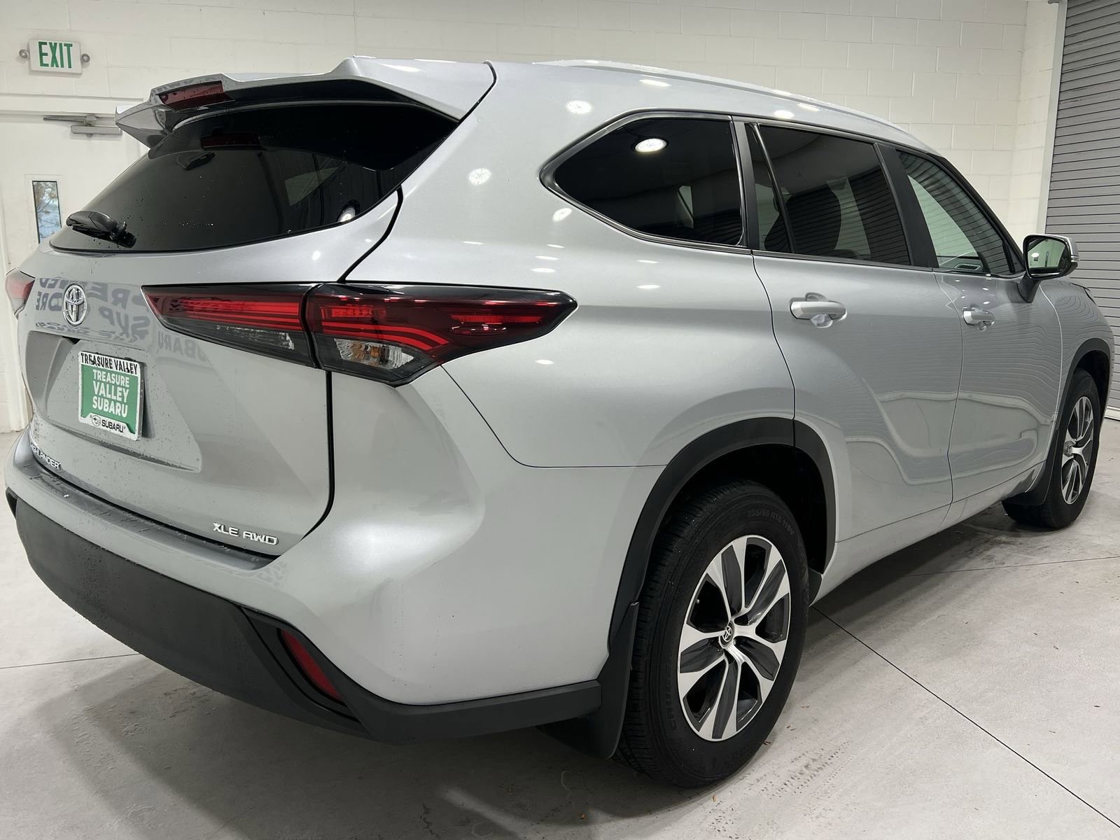 Used 2024 Toyota Highlander XLE image 8