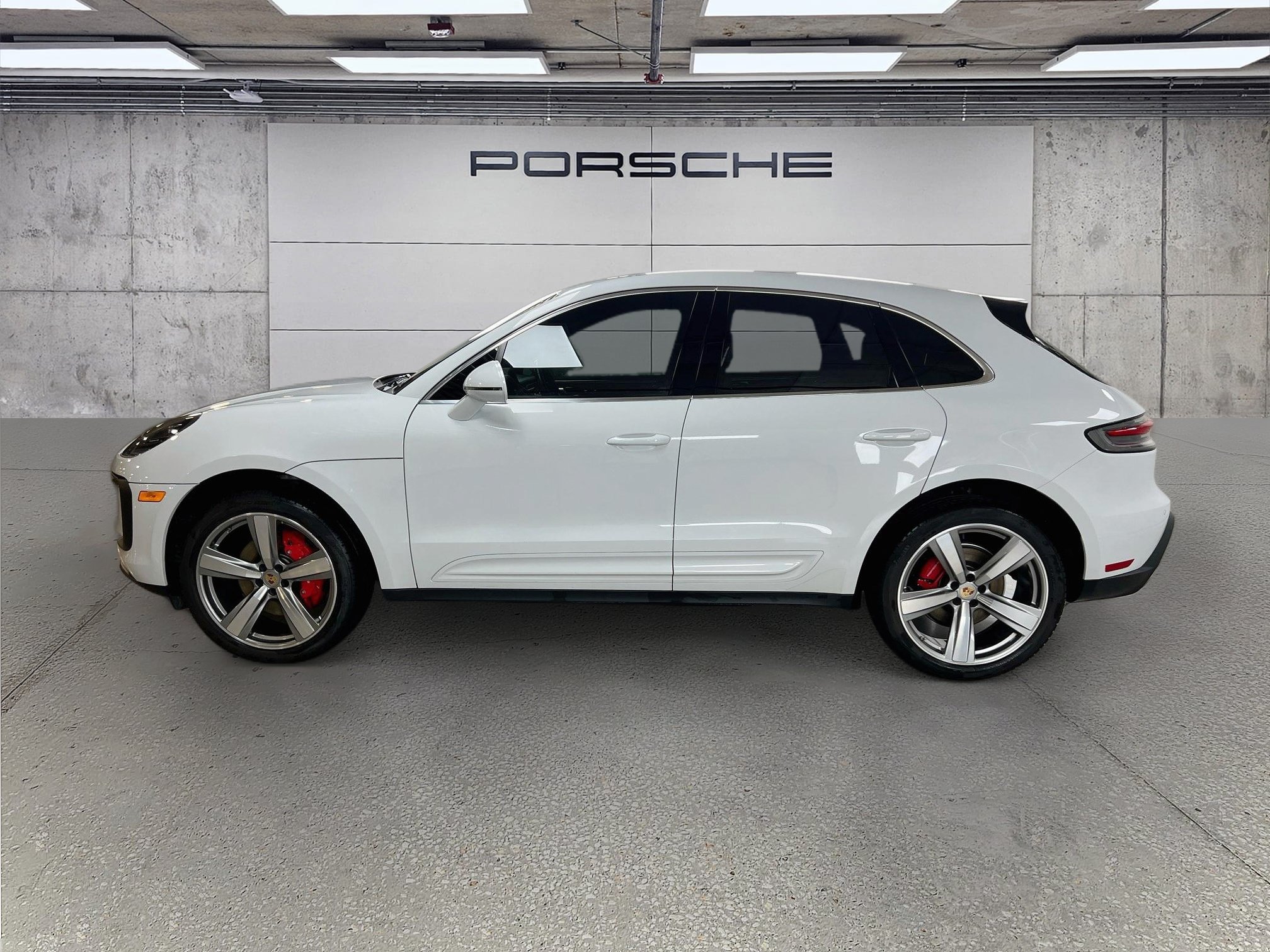 Certified 2023 Porsche Macan S AWD/4WD image 2
