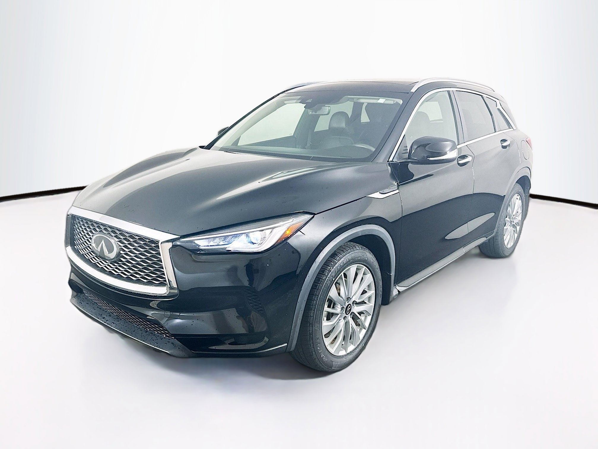 Used 2023 INFINITI QX50 Luxe FWD image 3